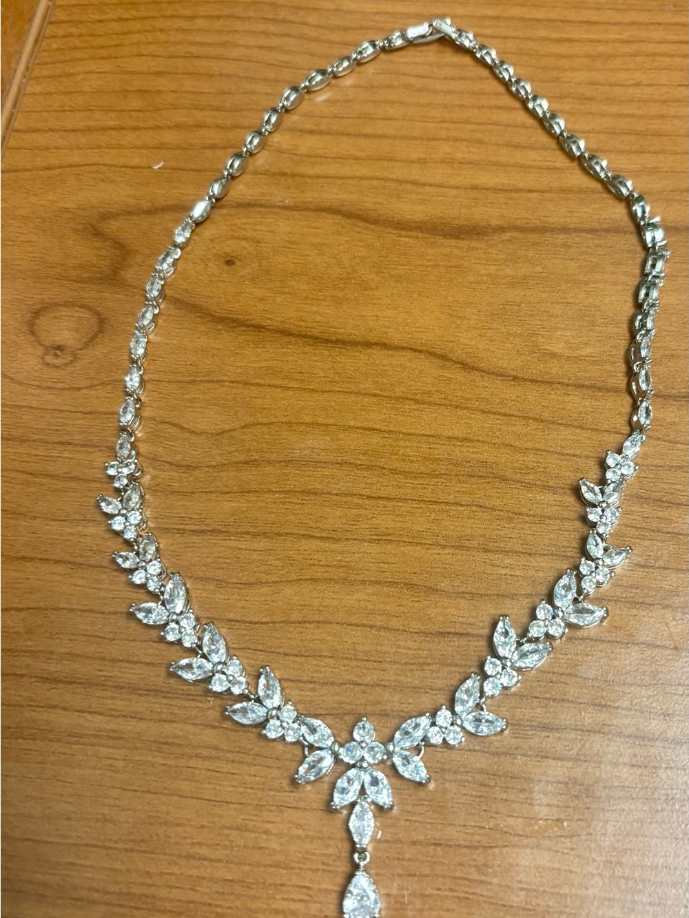 Crystal Leaf Silver Necklace - Elegant Women Jewelry